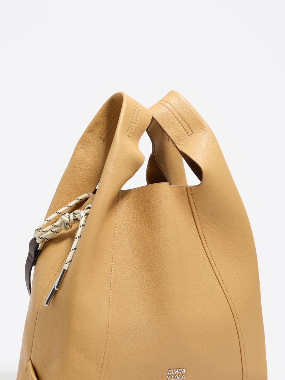 Medium Sahara Leather Paper Bag